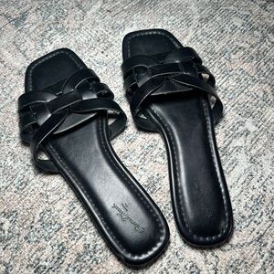 Black flip flops from target size 9